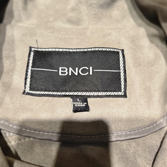 Elegant Gray Leather Jacket for Women - Picture 5 of 8